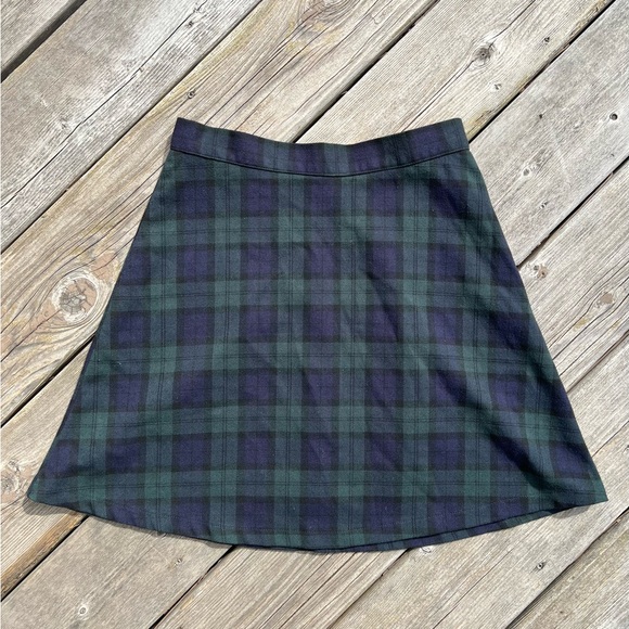 BRANDY MELVILLE Jocelyn tartan green skirt size 26” - Picture 6 of 11